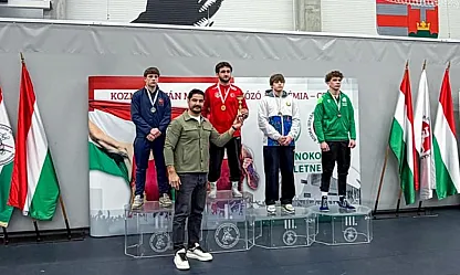 Malatyalı Güreşçiler Macaristan'ı Salladı: İki Sıklette Altın Madalya Geldi!