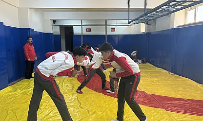 Minderde Malatya Rüzgarı! Genç Güreşçi Ankara'dan Altınla Döndü