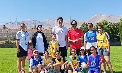 UEFA Playmakers Programı Malatya'da Minik Kızları Futbolla Buluşturdu