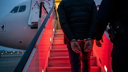 15 Firari Suçlu Yurtdışından Türkiye'ye Getirildi