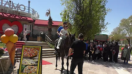 23 Nisan Ulusal Egemenlik ve Çocuk Bayramı'nda Anlamlı Etkinlik! Minikler İlk Kez At Bindi