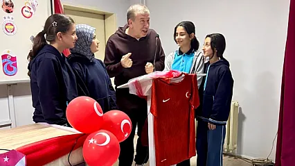 Altın Ayakkabı Sahibi Tanju Çolak Malatyalı Öğrencilerle Bir Araya Geldi!