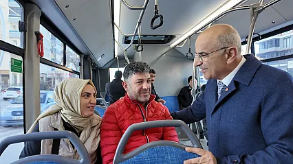 Başkan Er Kadın Personel ve Vatandaşlarla Bir Arada: 8 Mart Etkinliği!