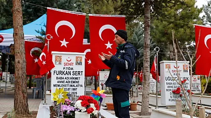 Bölge Şehitleri Dualarla Anıldı! Malatya, Gaziantep ve Maraş'ta Arife Yoğunluğu!