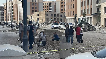 Çalışma Sırasında Patladı! Malatya'da Cadde Yaya Ve Araç Trafiğine Kapatıldı