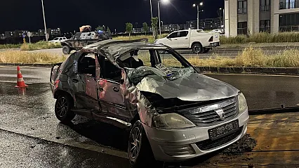 Diyarbakır'da TOKİ Kavşağında Feci Kaza! Belediye Otobüsü ile Otomobil Çarpıştı