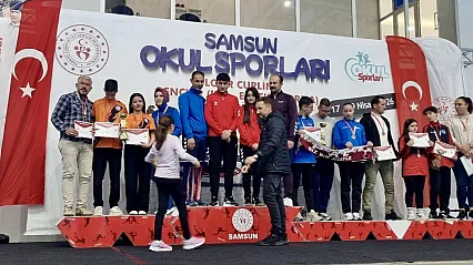 Floor Curling'de Tarihi Başarı! Erkenek Anadolu Lisesi Türkiye İkincisi