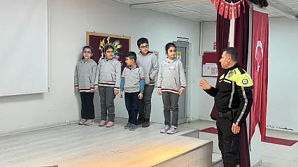 Kale'de 150 Öğrenciye Trafik Eğitimi Verildi! Trafik Dedektifi Kartları Dağıtıldı