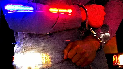 Kırmızı Bültenle Aranıyordu! 10 Yıl 10 Ay Hapis Cezası Bulunan Firari Yakalandı