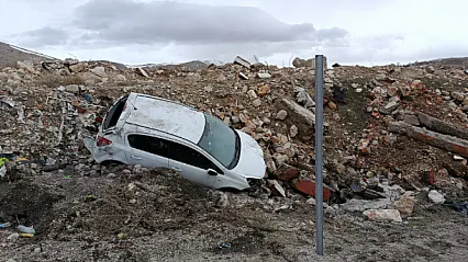 Malatya-Adıyaman Yolunda Otomobil Takla Attı, 5 Yaralı Var!