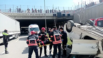 Malatya'da Altgeçitte Kaza! Ters Dönen Araç Refüje Çıktı: 1 Yaralı