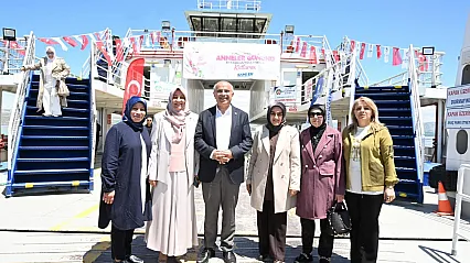Malatya'da Anneler Günü Kutlaması! Hediyeler Gazze'deki Bin Anneye Ulaştırıldı