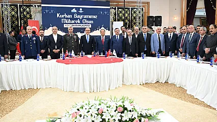 Malatya'da Bayramlaşma Yoğun Katılımla Gerçekleşti