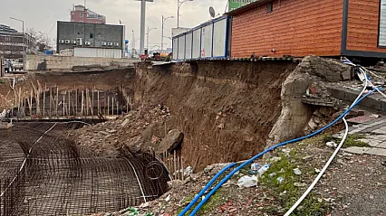 Malatya'da Çevreyolu'nda İnşaat Temeli Çöktü, Yol Kenarı Boşaltıldı!