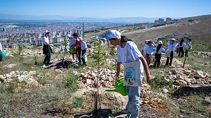 Malatya'da Çocuklar Fidanlara Can Verdi!
