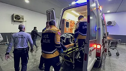 Malatya'da Feci Çarpışma! İki Otomobil Birbirine Girdi,3 Yaralı
