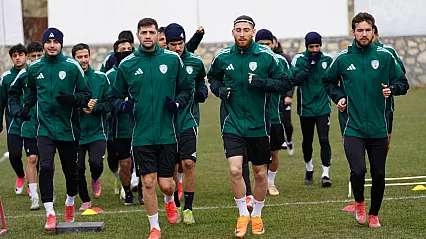 Malatya'da Futbol Şöleni: Yeşilyurtspor Play-Off Yolunda Kritik Virajda