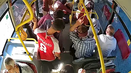 Malatya'da Halk Otobüsünde Panik Anları! Yolcu Bir Anda Bayıldı