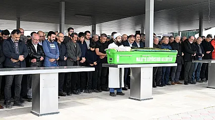 Malatya'da Havuzda Hayatını Kaybeden Öğretmen Toprağa Verildi