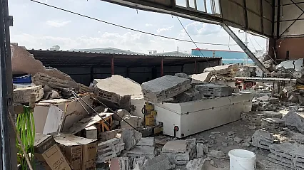 Malatya'da Kuvvetli Rüzgârın Ardından Mobilya İşletmesinde Duvar Yıkıldı!