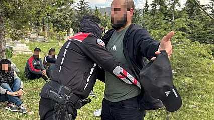 Malatya'da Mezarlık Çevresinde Dikkat Çeken Denetim! 77 Kişi Sorgulandı