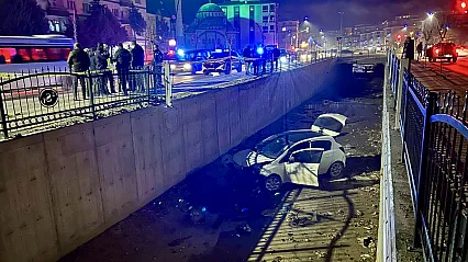 Malatya'da Otomobil Sulama Kanalına Uçtu! 1  Yaralı