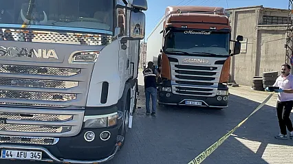 Malatya'da Sanayi Sitesinde Korku Dolu Anlar! 1 Kişi Tırların Arasında Sıkıştı