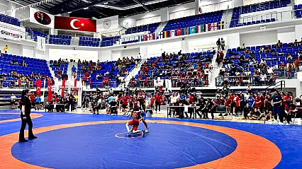 Malatya'da Uluslararası Güreş Heyecanı! 15 Ülkeden Bin 200 Sporcu Minderde