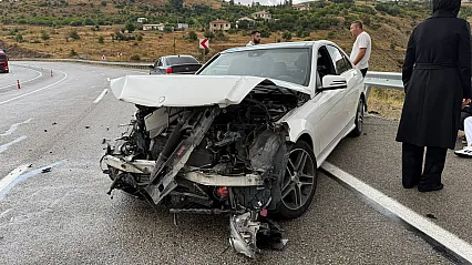Malatya'da Yağış Sonrası Otomobil Kaza Yaptı!