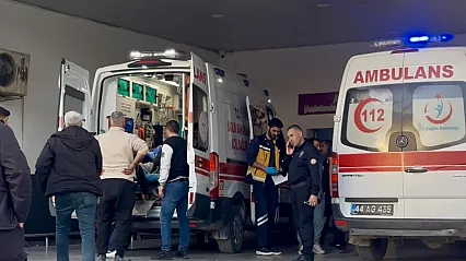 Malatya Hıroğlu Mahallesi Karıştı:Bıçaklı Kavgada Yaralılar Var, Şüpheli Yakalandı