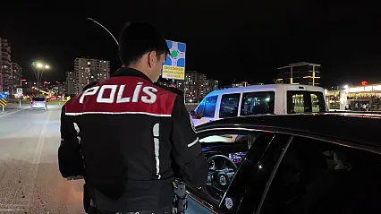 Malatya Polisi Sahada! İş Yerleri, Araçlar ve Parklar Tek Tek Denetlendi