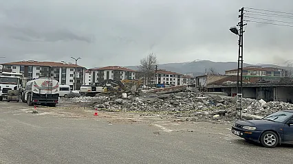 Malatya Sanayi Sitesi'nde Tahliye Gerginliği: Elektrikler Kesildi, Yıkım Başladı!