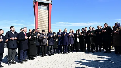 Malatya Şehir Mezarlığı'nda Anma! Bakan Uraloğlu Ailelerle Bir Araya Geldi