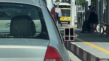 Malatya Sokaklarında İlginç Manzara! Dikiz Aynası Yerine El Aynası