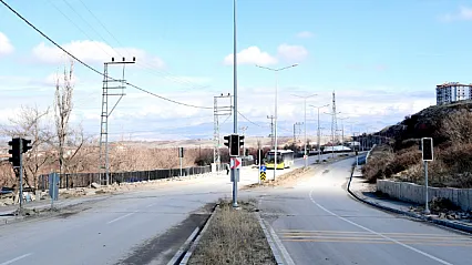 Malatya Toki'lerde Trafik Düzenlemesi: Kavşaklara Sinyalizasyon Kuruluyor!