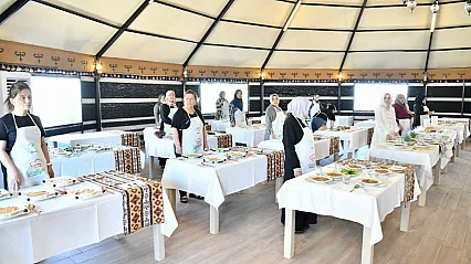 Malatya Yeşilyurt'ta Coğrafi İşaretli Kiraz Yaprağı Sarması Yarışması İlgi Odağı Oldu!
