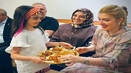 Milletvekili Ölmeztoprak'tan Asırlık Tarifler Ve Asırlık Evliliklere Ziyaret