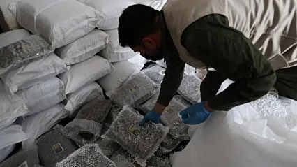 MİT'ten Sınır Ötesinde Narkotik Operasyonu! Zehir Gemisi Lazkiye'de Yakalandı