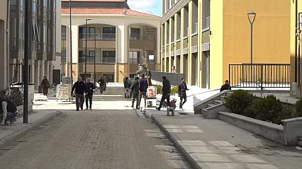 Söğütlü Camii Esnafından Tepki! Anahtarı Aldı Ama Dükkânına Giremiyor