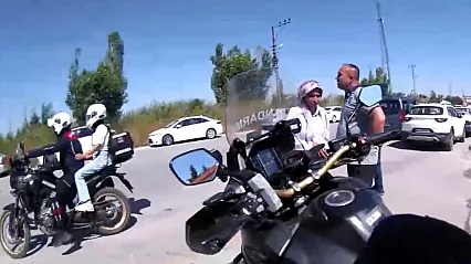 YKS'de Zamanla Yarış! Jandarma Öğrencileri Son Anda Sınava Yetiştirdi
