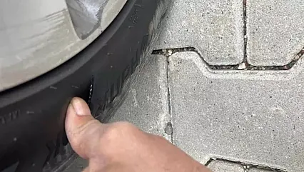 Adıyaman'da Park Halindeki Aracın Lastikleri Kesildi