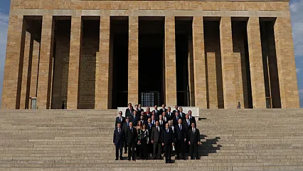 Ankara'da Dikkat Çeken Ziyaret! NATO Yetkilileri Anıtkabir'e Gitti