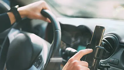 Araçta Telefon Tutucu ve Koku Yasaklandı mı? DMM'den Flaş Açıklama Geldi!