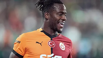 Batshuayi'nin 'Beğenisi' Olay Yarattı: Galatasaray Taraftarı Ayağa Kalktı