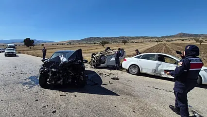 Burdur'da Üç Araçlı Kaza! Acı Haber Geldi