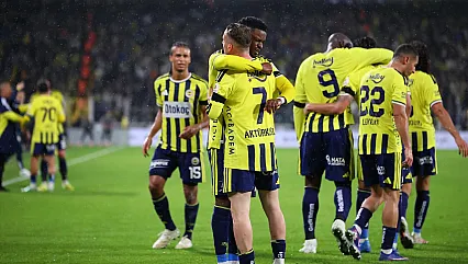 Fenerbahçe Devler Ligi'nde Sahne Alıyor! Slavia Prag Maçı Şifresiz Yayınla Ekranda