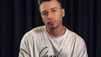 Hayattayım Videosu Rekor Kırdı: Enes Batur'dan Tarihi Kazanç