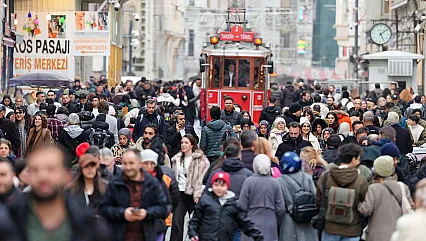 İstiklal'den Tarihi Rekor: 107 Milyon Ziyaretçiyle Tüm Zamanların Zirvesinde
