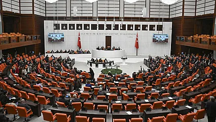 Kampüslere Dönüş Kapısını Açan Teklif Meclis Yolunda!