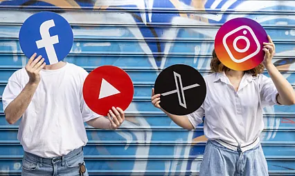 Fransa'da 15 Yaş Altına Yasak Geldi!